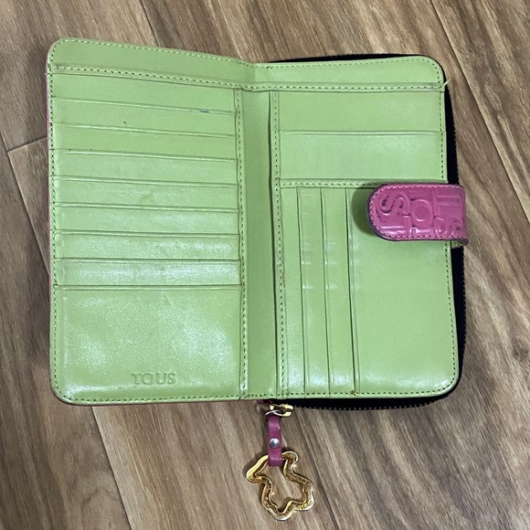 Tous Urban Logo Collection Pink Green Leather Snap Accordion Wallet - Picture 3 of 6